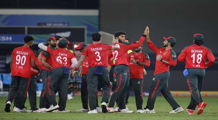 বাংলাদেশকে ১৩৬ রানের টার্গেট দিয়েছে পাকিস্তান